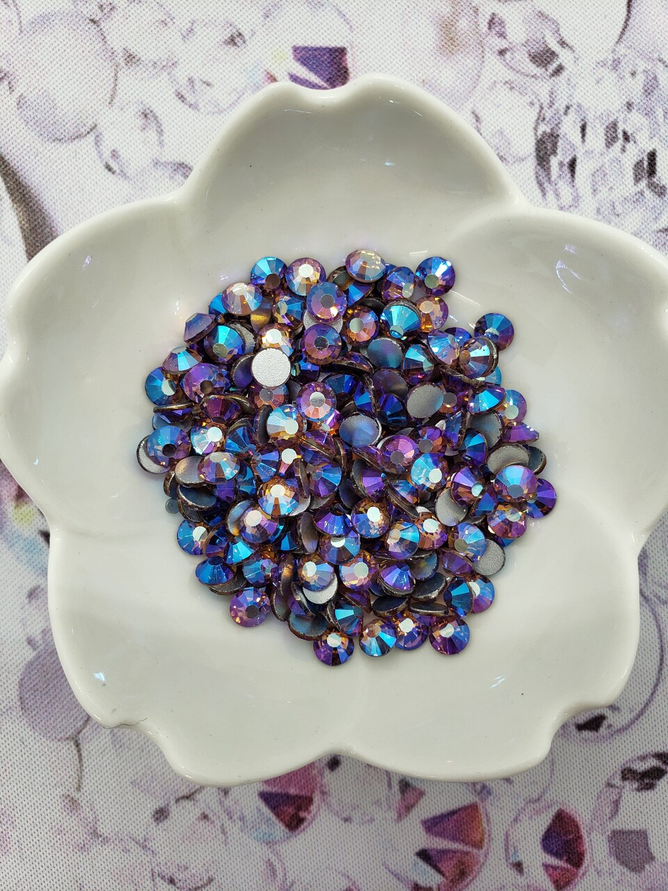 Light Amethyst AB - KiraKira Glass Rhinestones by CrystalNinja